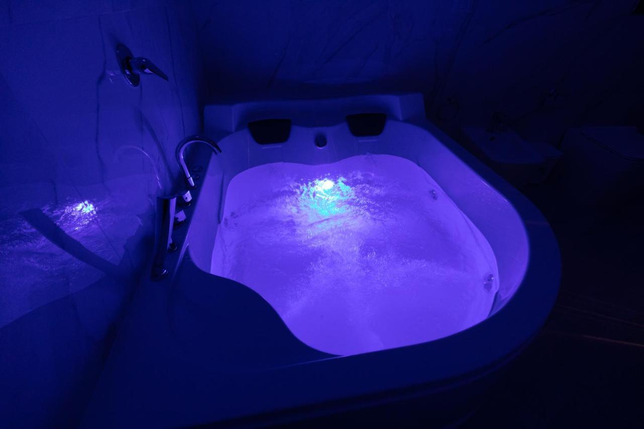 My Brilliant Home With Jacuzzi 2 Steps From St Toledo ナポリ エクステリア 写真